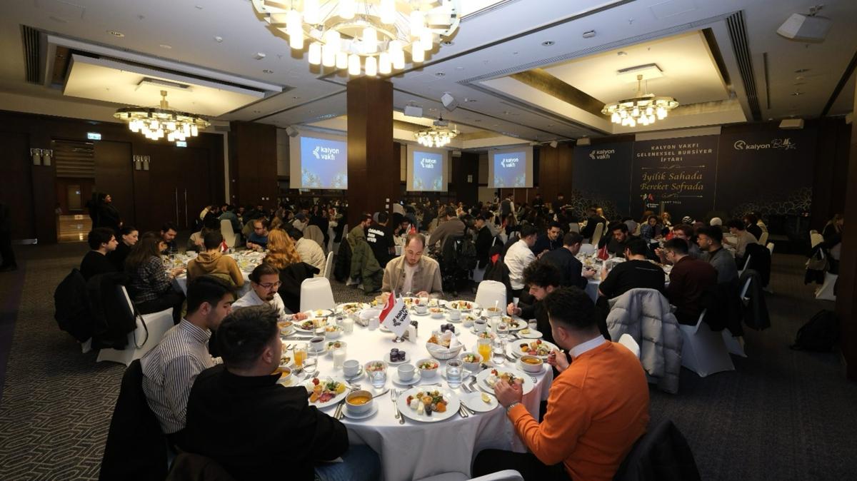 Bursiyerler iftar sofrasnda bir araya geldi