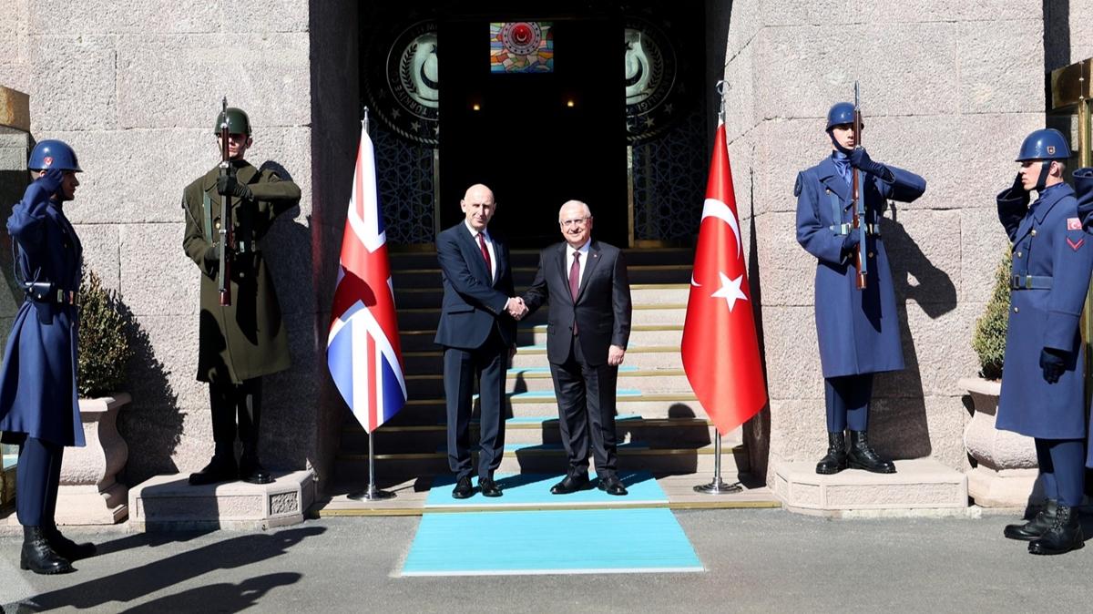 Bakan Gler ngiliz mevkida ile bir araya geldi