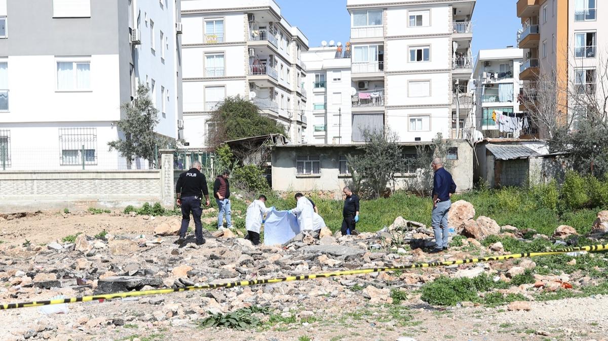 Antalya'da korkun olay! Bo arazide kadn cesedi buldular