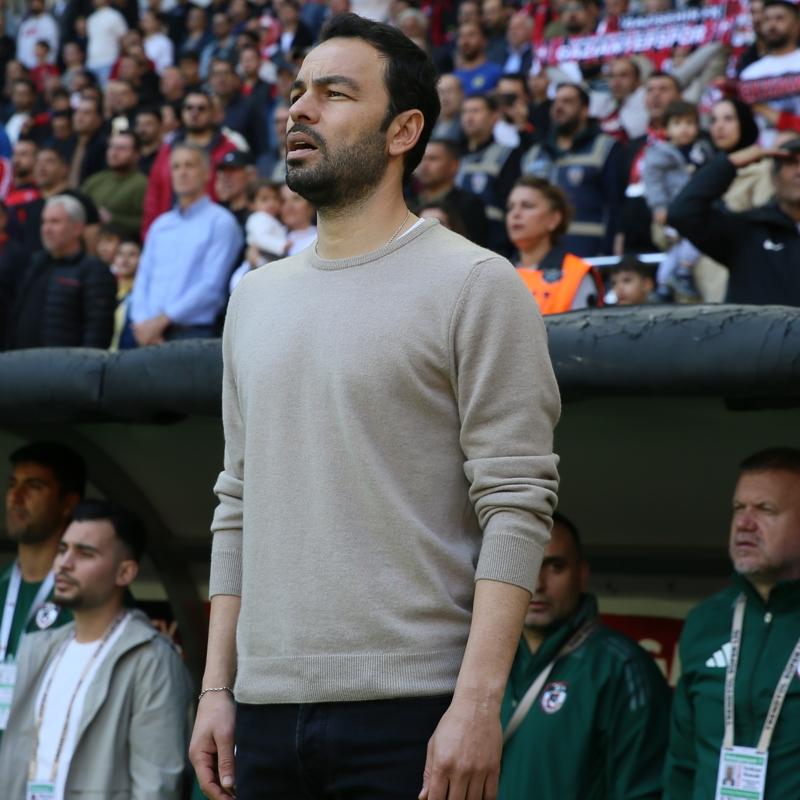 Seluk nan: Performanslar iin oyuncularm kutluyorum