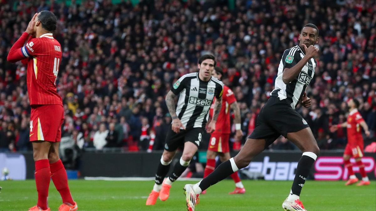 70 yllk hasret bitti! Newcastle, Lig Kupas'nda Liverpool'u devirdi