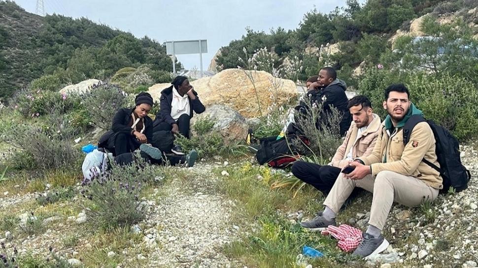 İzmir'de 6 düzensiz göçmen yakalandı