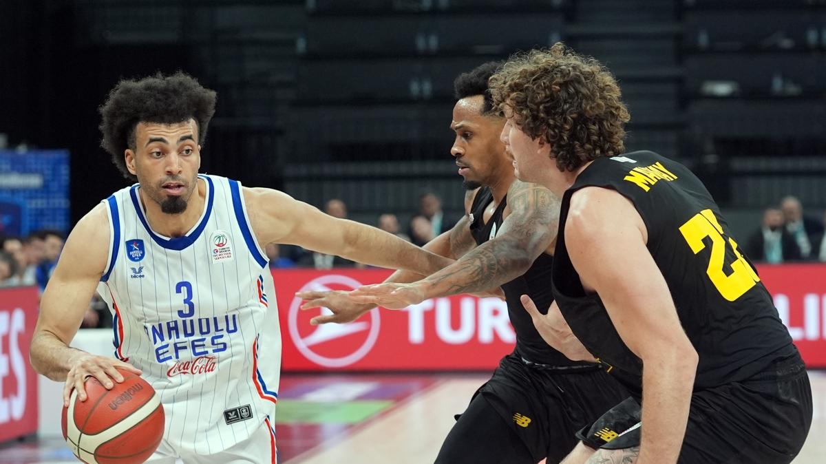 Anadolu Efes'ten Mersinspor potasna 102 say