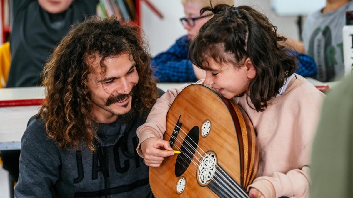 Bu proje mzik tutkusunun peinden gitmek isteyen ocuklar iin