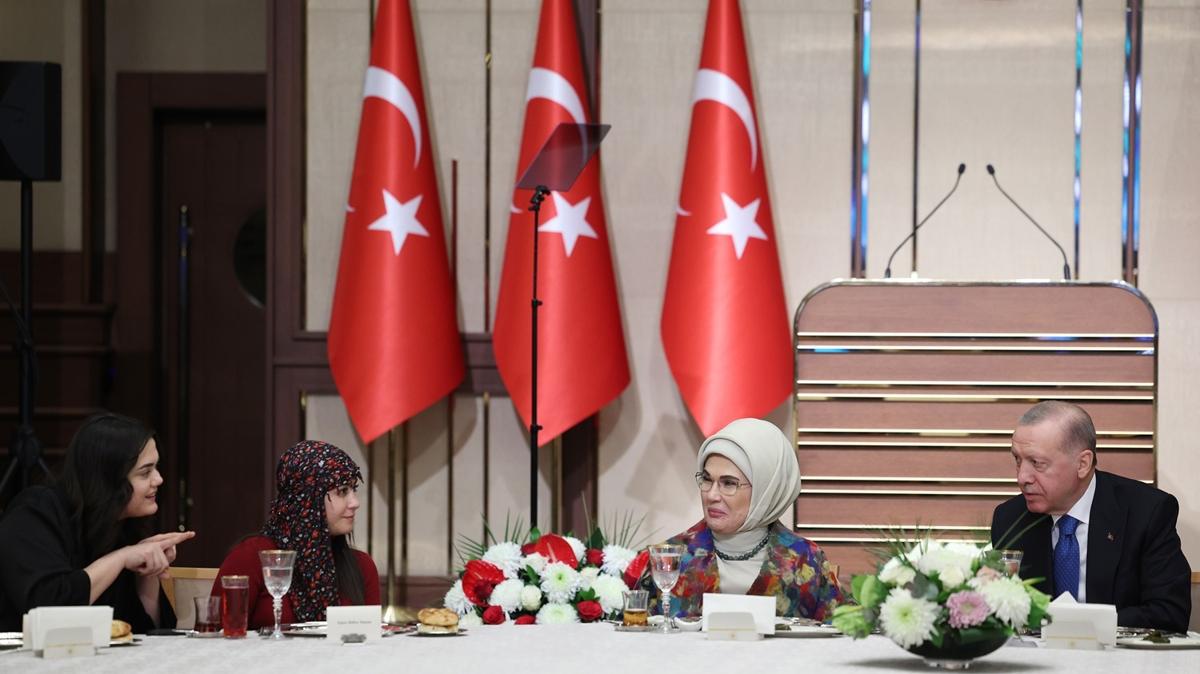 Emine Erdoan'dan iftilerle iftara ilikin paylam