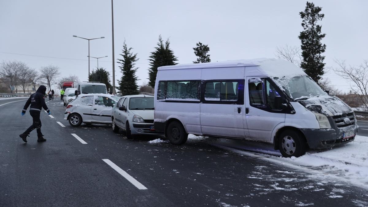 Nevehir'de  zincirleme trafik kazas: 3 yaral