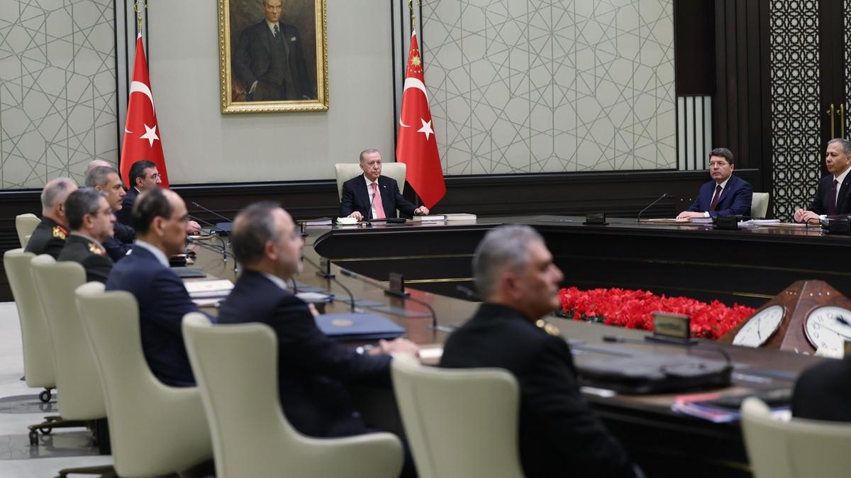 MGK'da terrsz Trkiye mesaj: rgtn fesih sreci takip edilecek