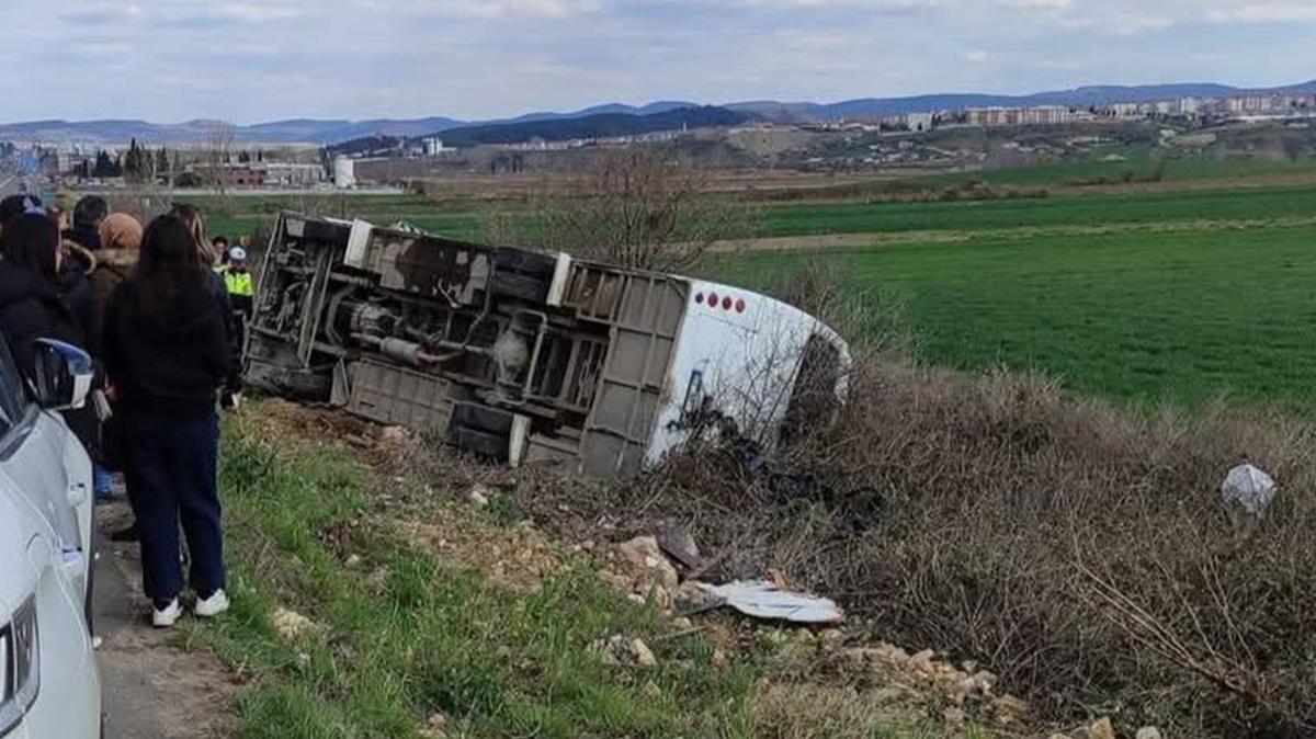 renci servis minibs arampole devrildi