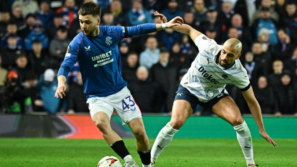 Fenerbahçe maçında ırkçı pankart açılmıştı! UEFA'dan Rangers'a ceza