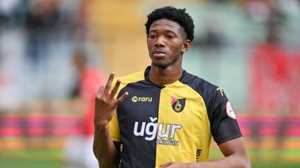 Gaoussou Diarra i�in �stanbulspor'dan resmi a��klama! 'Sezon sonunda...'