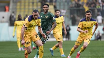 Gol iptal ve k�rm�z� kart! 1. Lig'de ilgin� pozisyon...