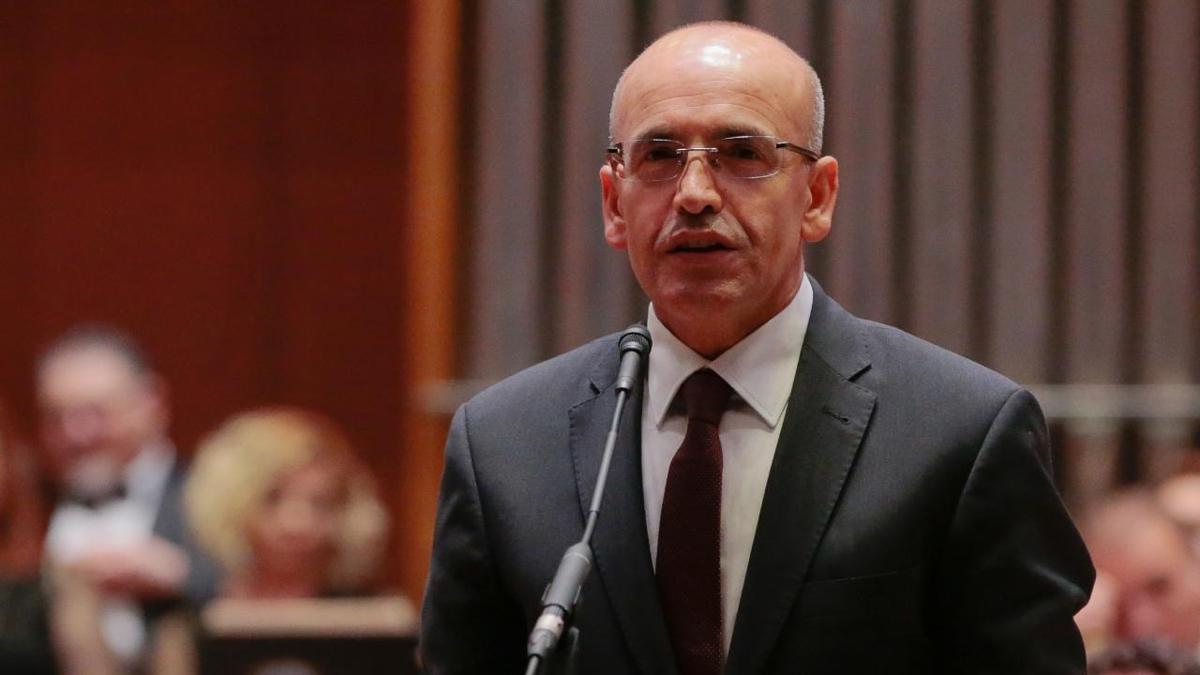 ABD'nin ilave gmrk tarifeleri... Bakan imek: Baz sektrlerde avantaj salayabilir