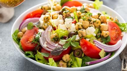 Nohutlu salata tarifi! Kak kak yediren protein ve lif deposu