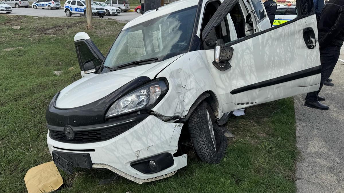 Erzincan'da otomobille motosiklet arpt: 1 can kayb