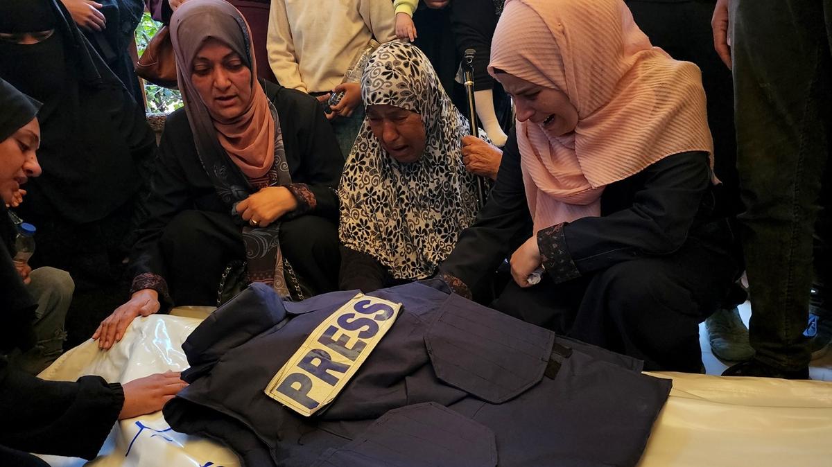 Katil srail Gazze'de gazetecileri hedef ald: Bir kii daha hayatn kaybetti
