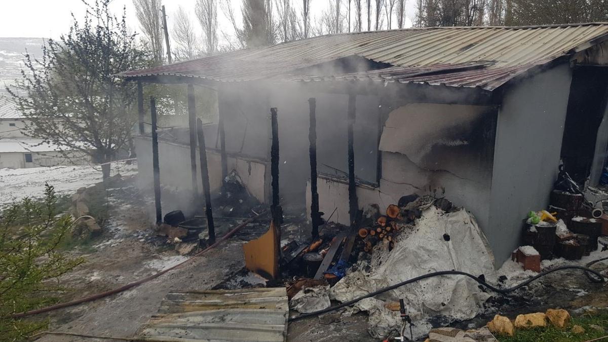 Sakarya'da yangn iki ocuu hayattan kopard