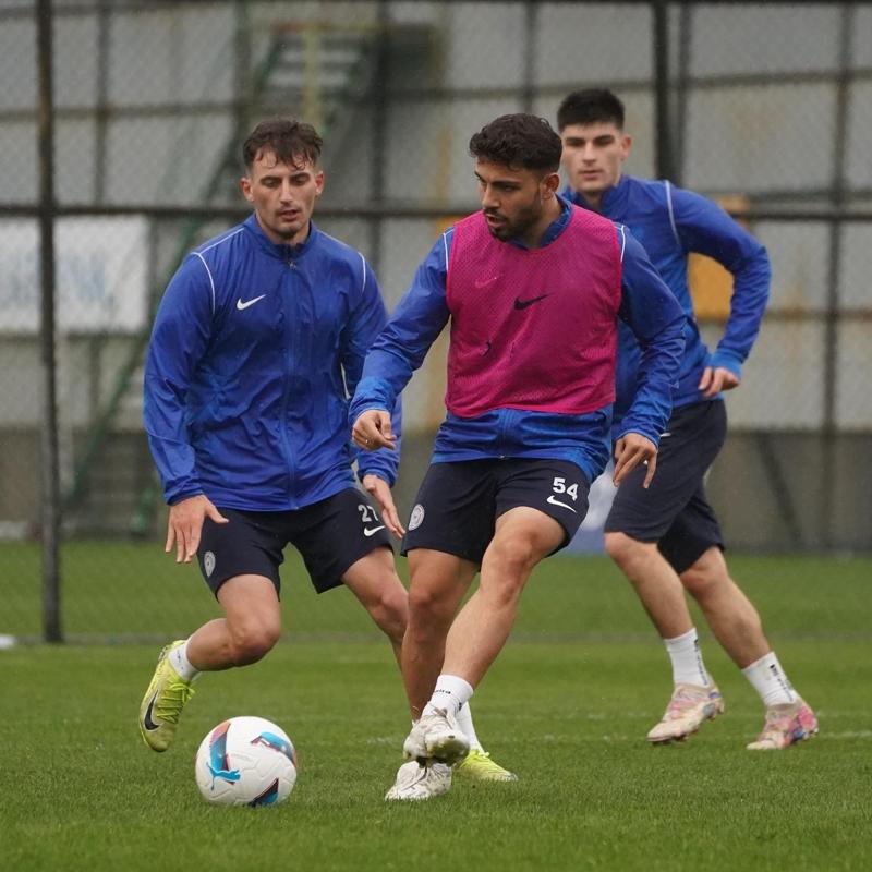 Rizespor rakibi Ey�pspor'a haz�rlan�yor