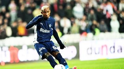 10 y�ll�k hasret Fener'de bitti