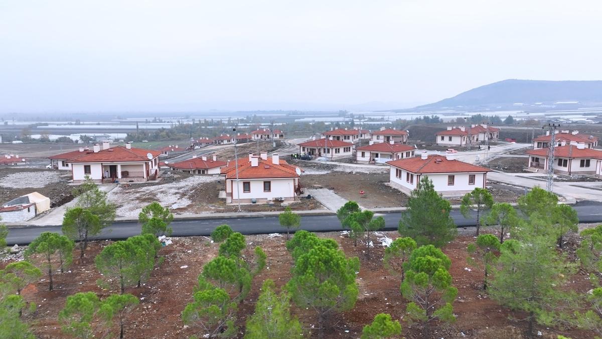 Bakan Kurum grntleri paylat: Ky evlerimizi gren hayran kalyor