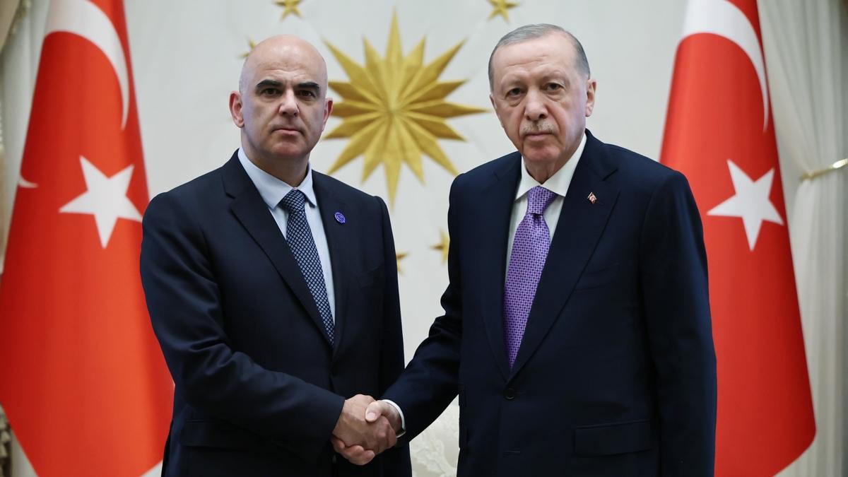 Bakan Erdoan'dan diplomasi trafii: Alain Berset'i kabul etti