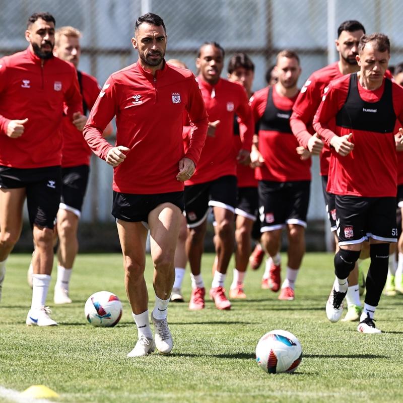 Sivasspor, Antalyaspor mesaisine devam etti