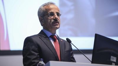 stanbul'daki deprem sonras GSM operatrleriyle toplant... Bakan Uralolu: Gereini yapacaz