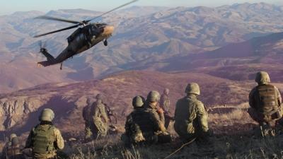 Trkiye'den snr tesinde 3 dilde bildiri! PKK'nn barnma noktalarna havadan atlyor