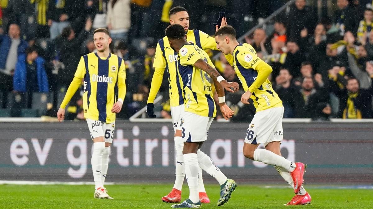 Fenerbahe'de derbi alarm! 3 isim iin seferberlik