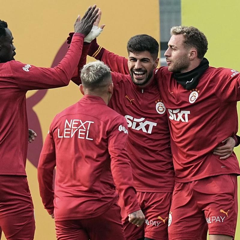 Lider Galatasaray, Sivasspor mesaisine devam etti