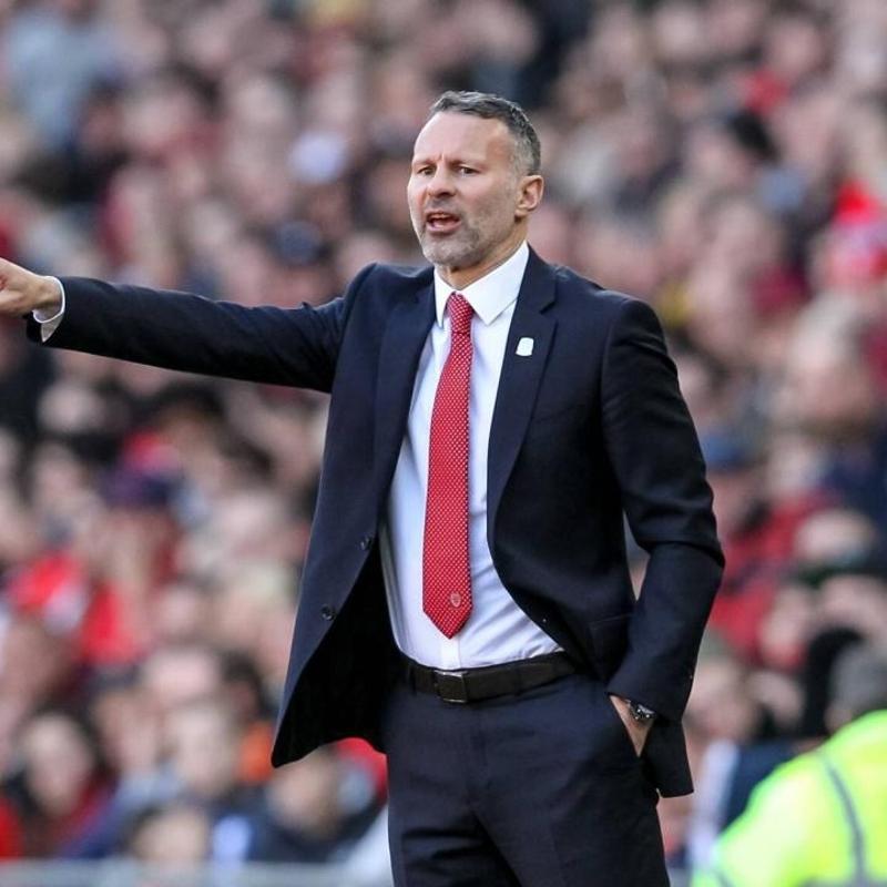 Ryan Giggs'ten yllar sonra itiraf: Karnma yumruk att