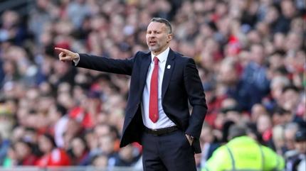 Ryan Giggs'ten yllar sonra itiraf: Karnma yumruk att