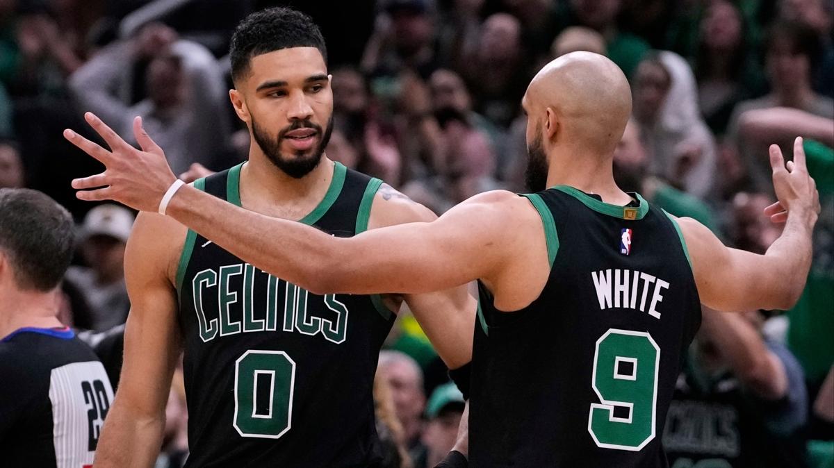 Dou Konferans'nda Boston Celtics ile Indiana Pacers, yar finale ykseldi