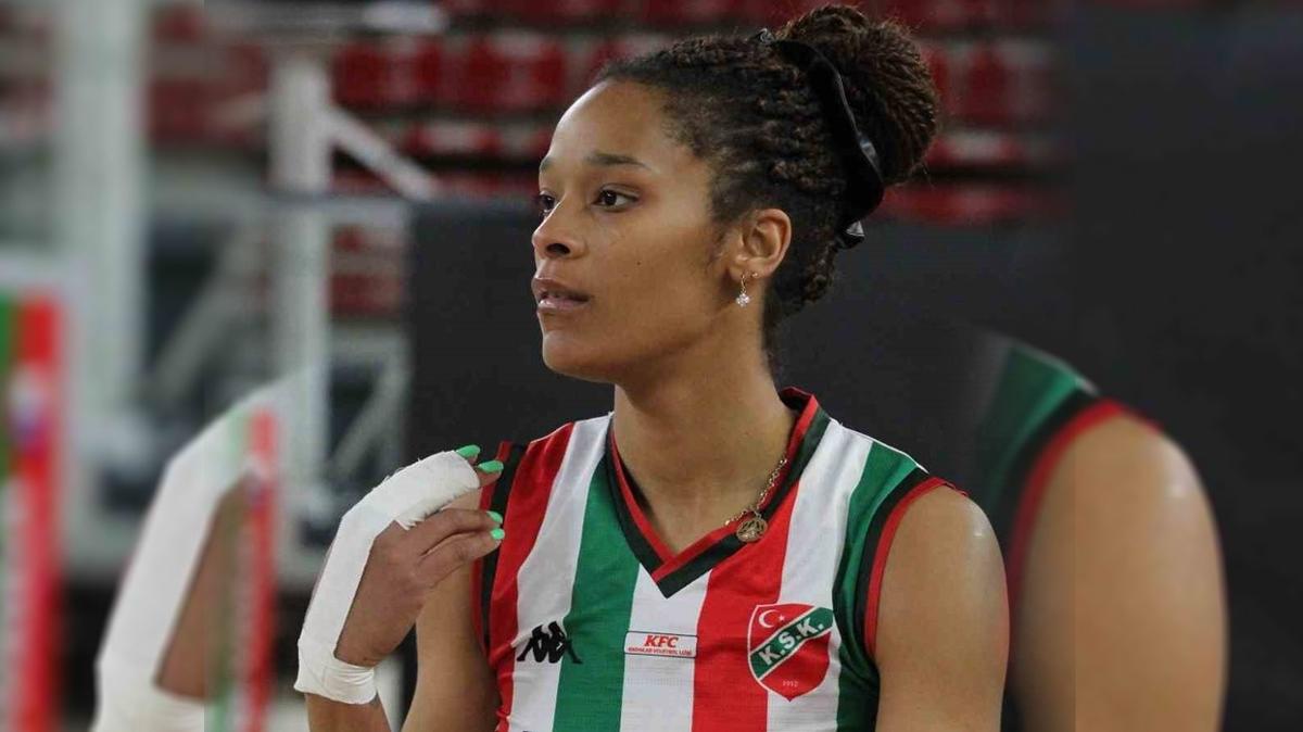 Karyaka Voleybol'da Herrera Blanco ayrl duyuruldu