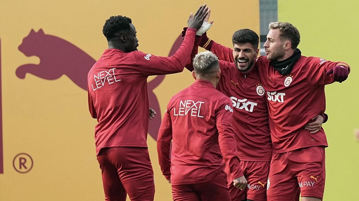 Lider Galatasaray, Sivasspor mesaisine devam etti