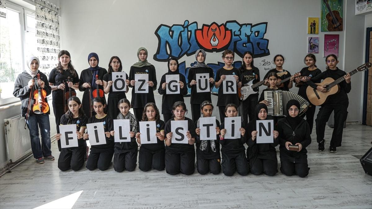 rencilerden Gazze iin 6 dilde konser