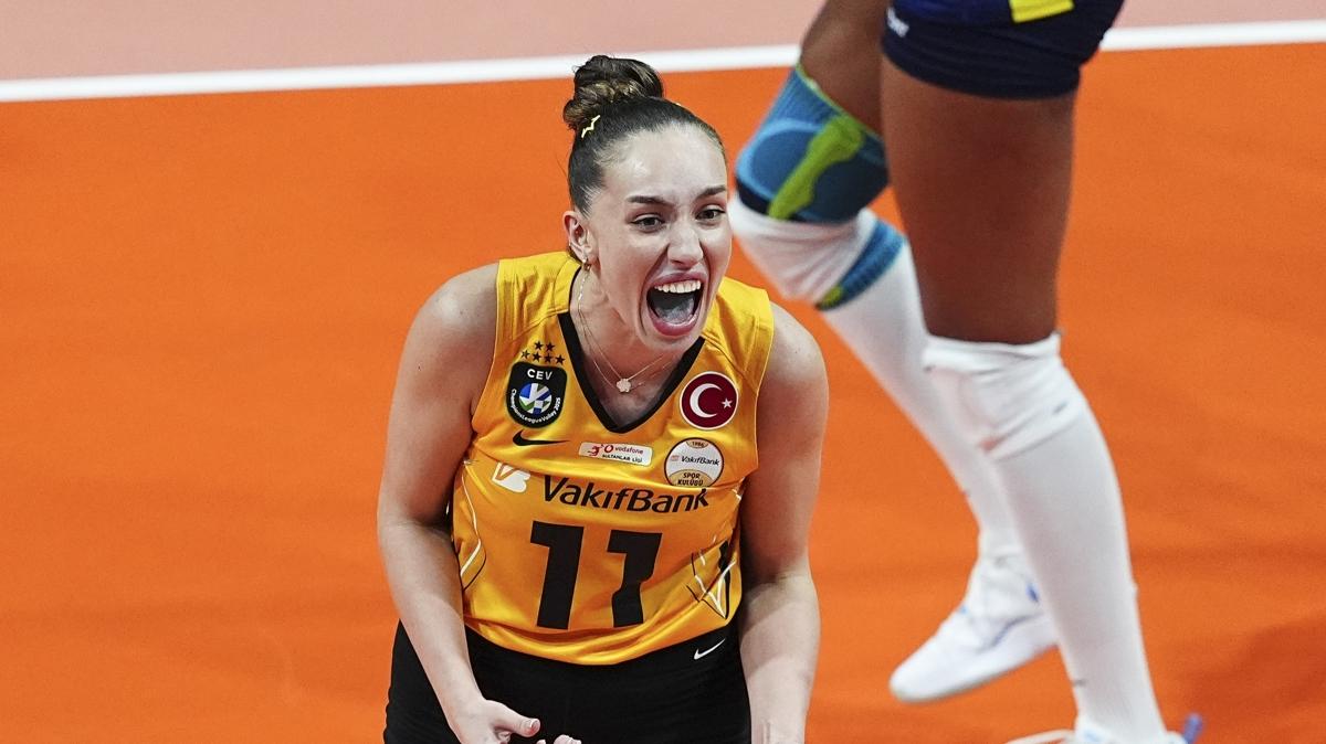 VakfBank oyuncusu Sla alkan'dan taraftara ar