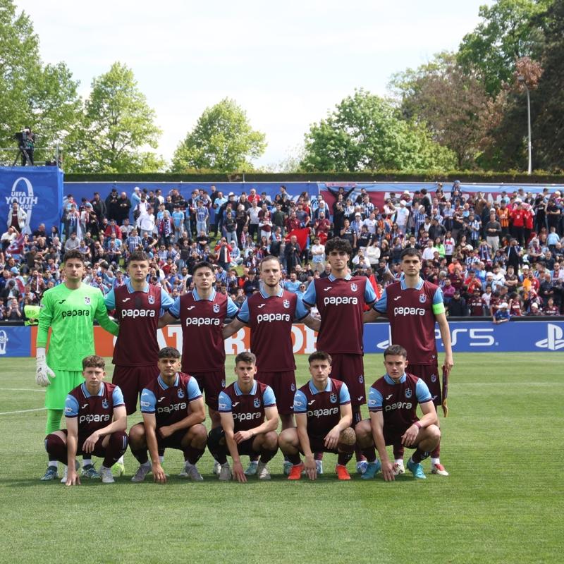 TFF Bakan Hacosmanolu'dan Trabzonspor U19 Takm'na prim
