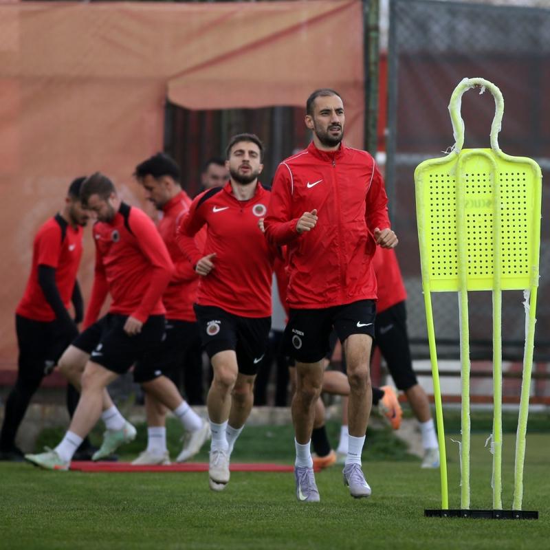 Gen�lerbirli�i, kritik Sakaryaspor ma��n�n haz�rl�klar�na devam etti