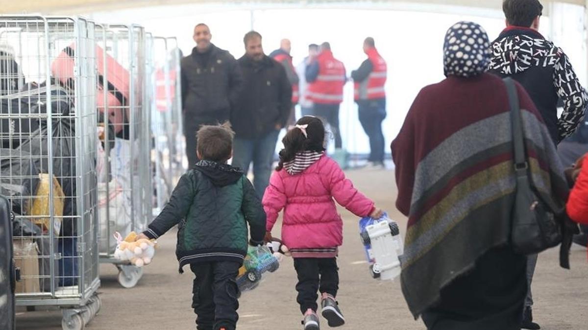 Esed'in ardndan 1.4 milyon Suriyeli lkesine dnd