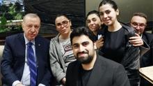 Kafede Bakan Erdoan srprizi! Vatandalarla sohbet etti