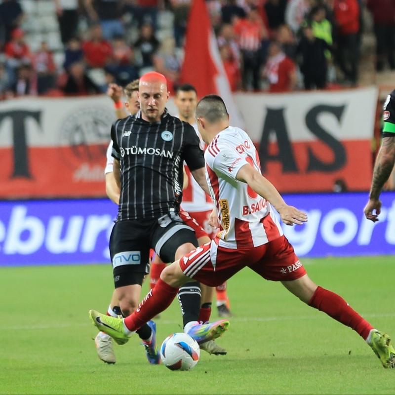 Kritik mata Antalyaspor, Konyaspor'u devirdi