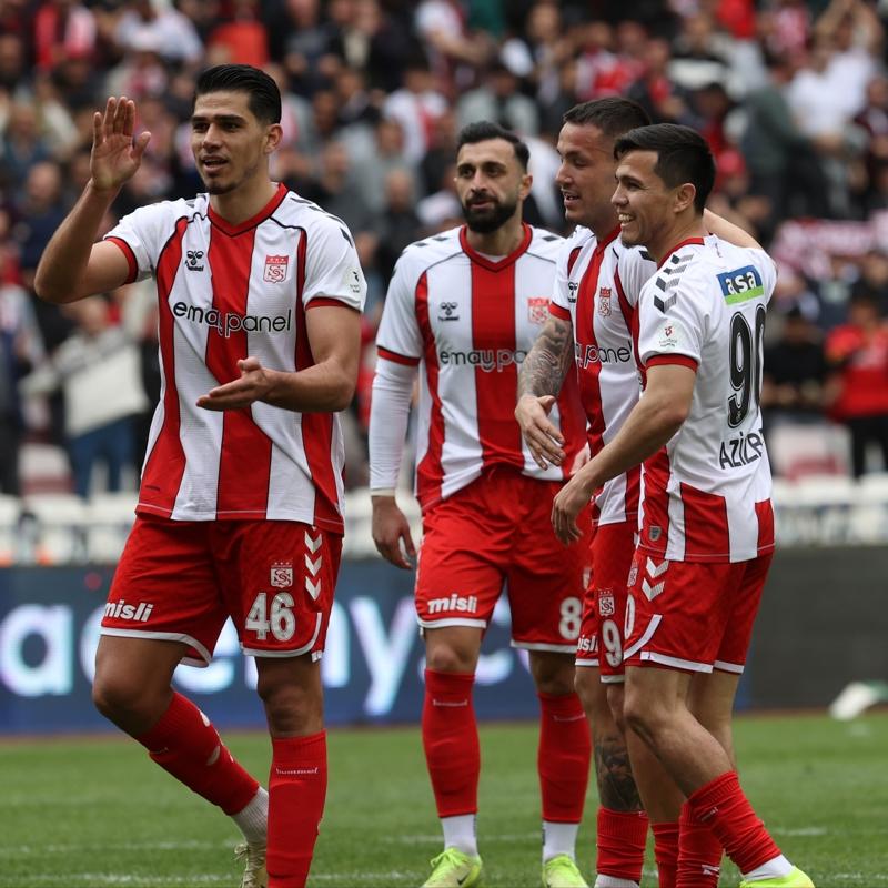 Sivasspor deplasmanda Galatasaray ile kar�� kar��ya gelecek