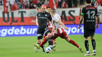 Kritik mata Antalyaspor, Konyaspor'u devirdi