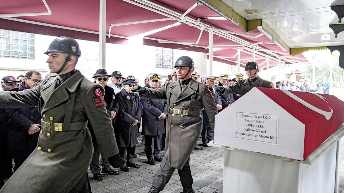 Kbrs'n kahraman Albayna veda! Adaya kan ilk birliin komutanyd