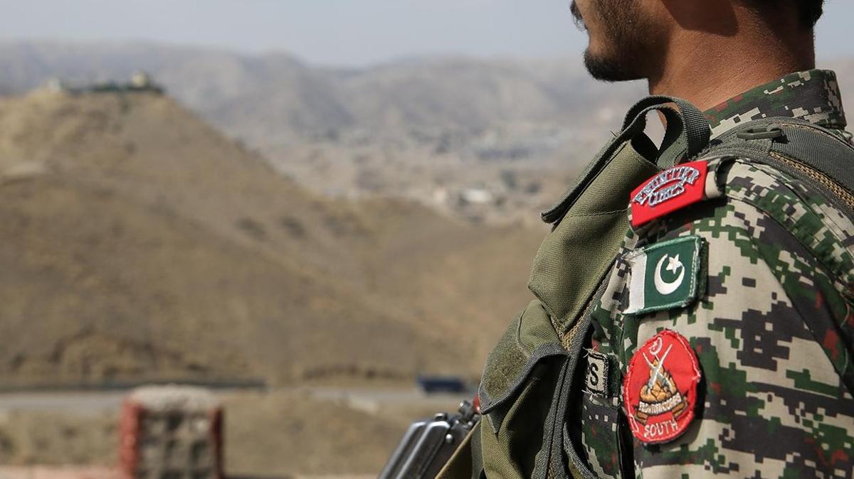 Pakistan'dan dikkat eken Hindistan mesaj: Meru mdafaa hakkmz kullanrz