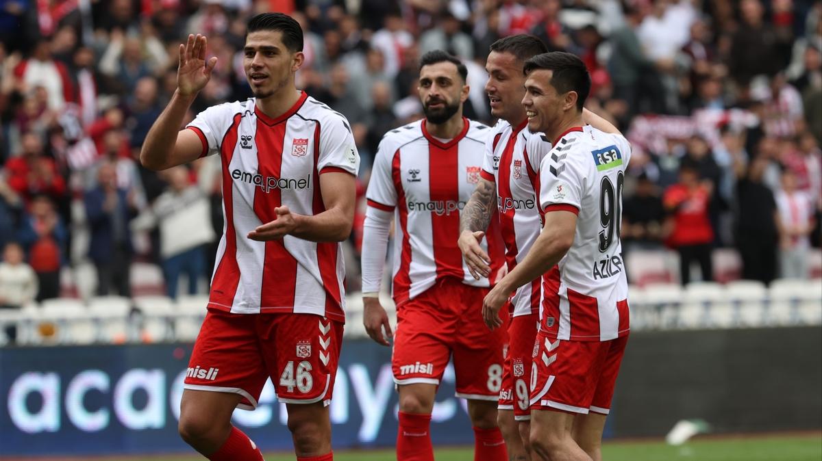 Sivasspor deplasmanda Galatasaray ile kar karya gelecek