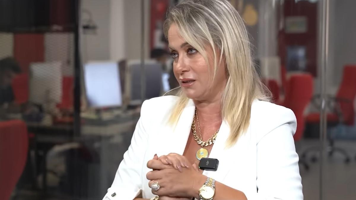 Tatildeyken evi soyulmutu... Yeliz Yeilmen isyan bast: Bu trnaklarla i yapyorum!