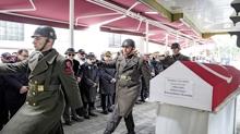 Kbrs'n kahraman Albayna veda! Adaya kan ilk birliin komutanyd