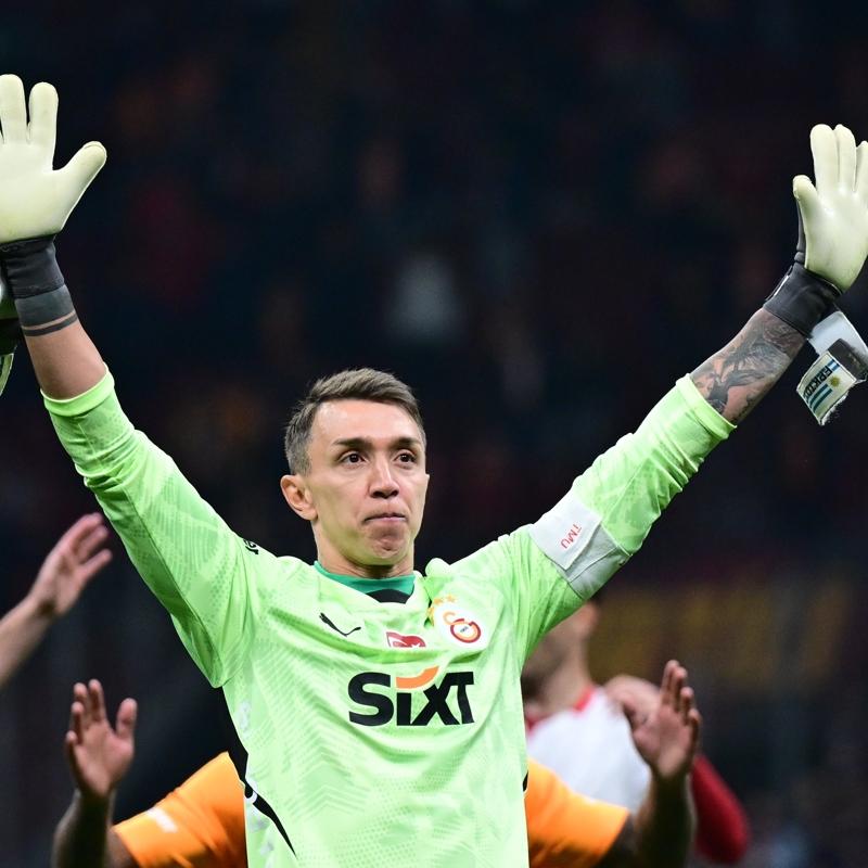 Galatasaray sahas�nda 5 ma� sonra gol yedi