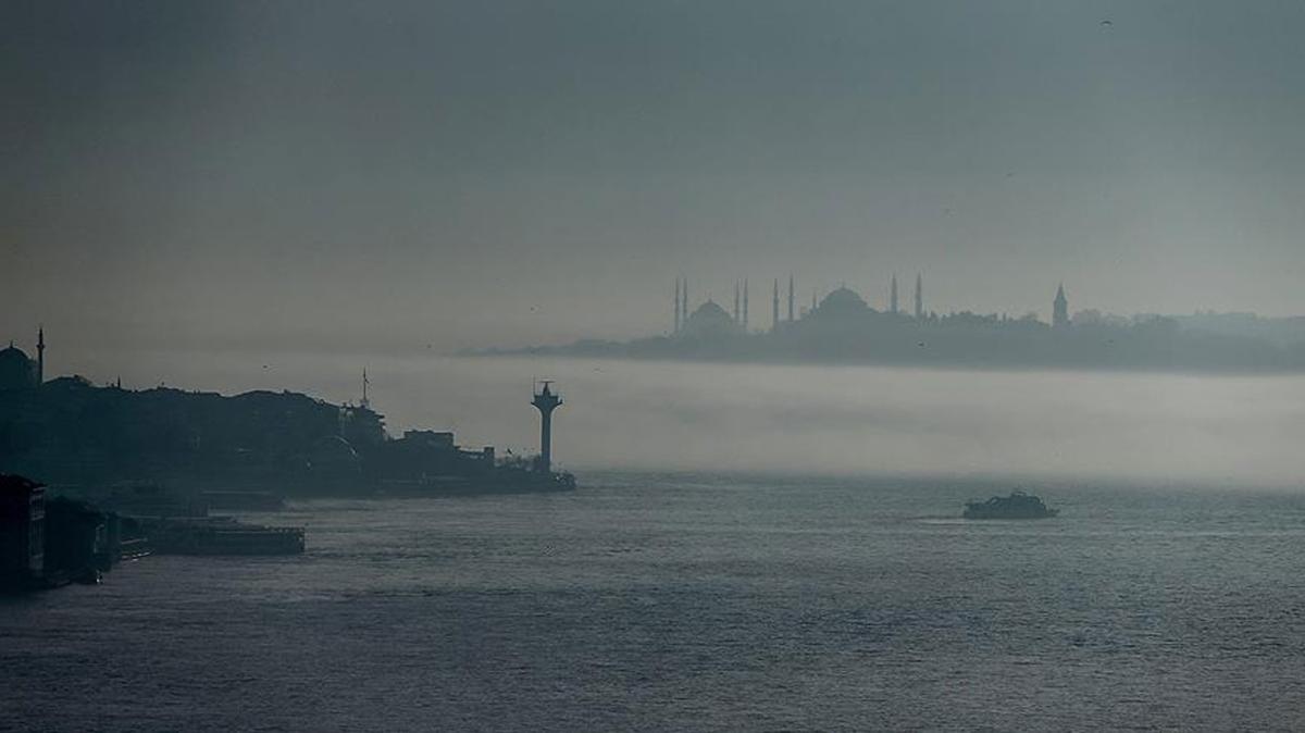 stanbul Boaz'nda gemi trafiine sis engeli